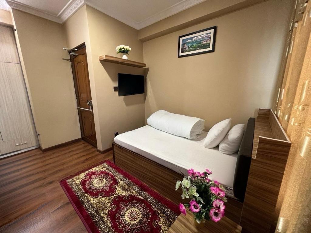 Studio — 3rd Floor Room with Kitchenette